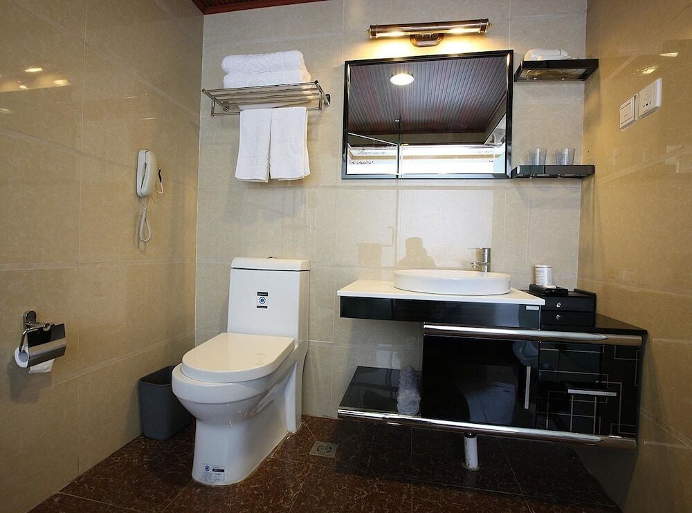 Шангри-Ла: Zhaxidele Hotel