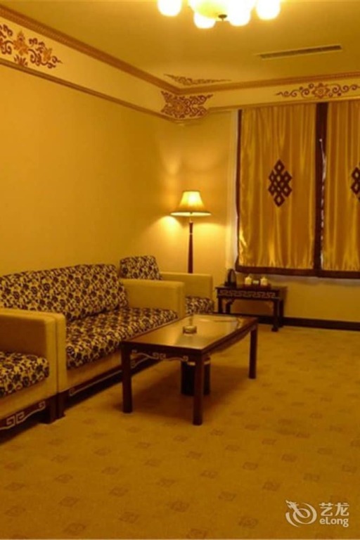 Шангри-Ла: Zhaxidele Hotel