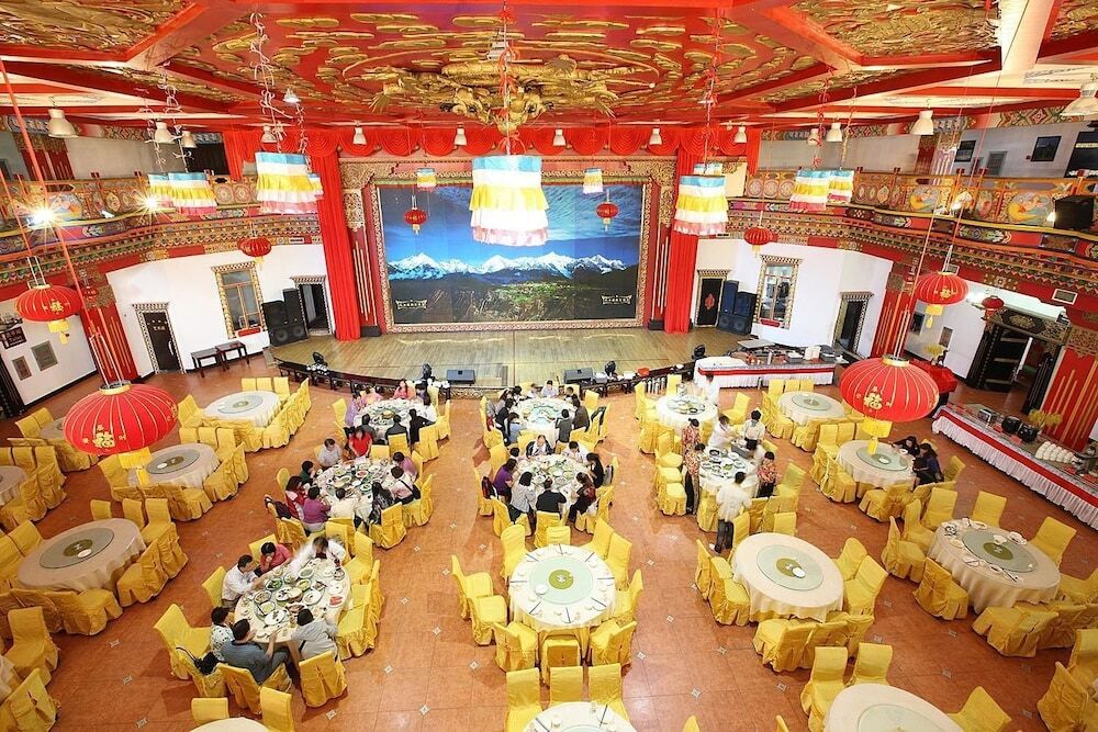 Шангри-Ла: Zhaxidele Hotel