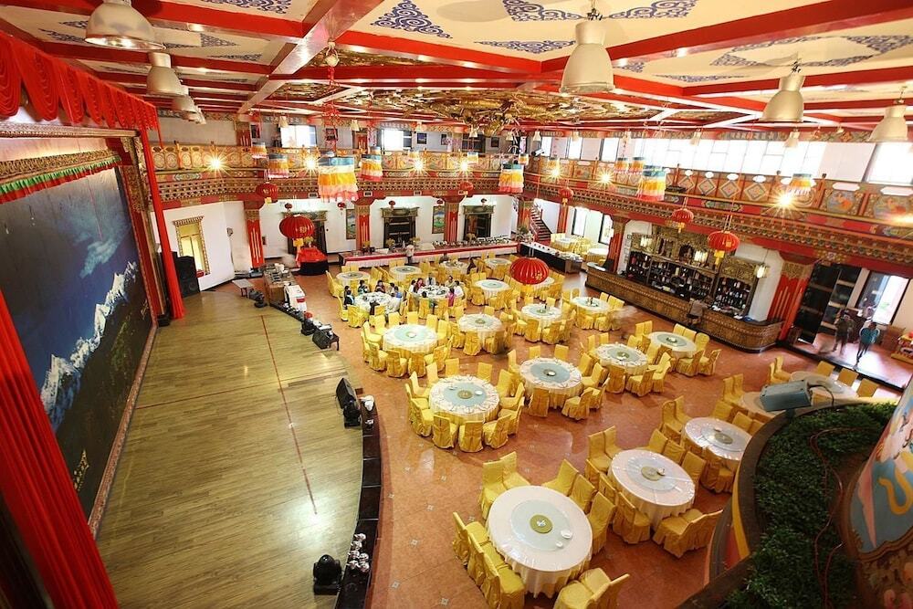 Шангри-Ла: Zhaxidele Hotel
