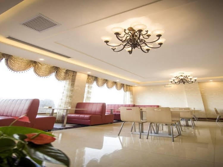 Цзинин: Motel168 East Jing Xuan Road Inn