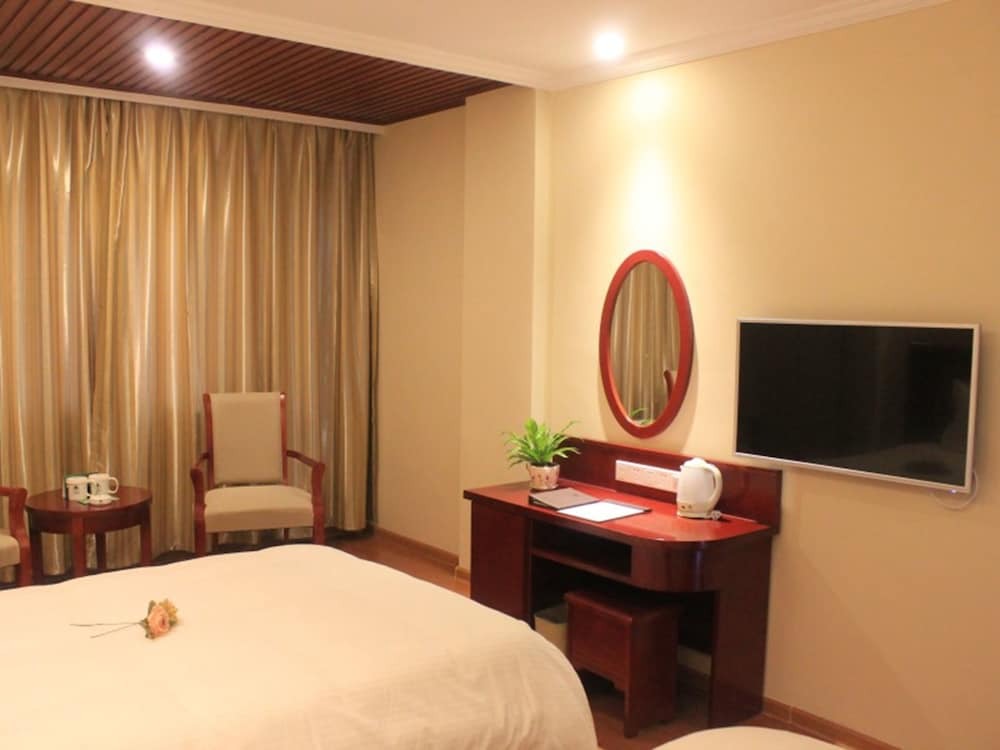 Цзинин: Motel168 East Jing Xuan Road Inn
