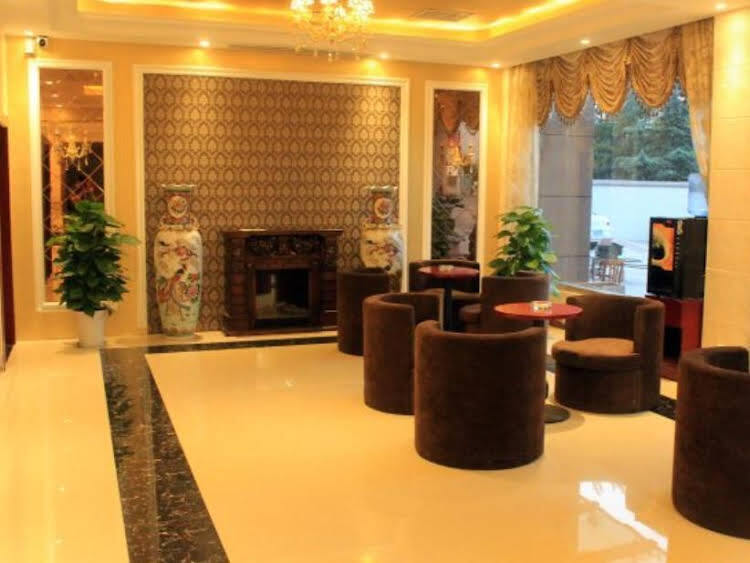 Цзинин: Motel168 East Jing Xuan Road Inn