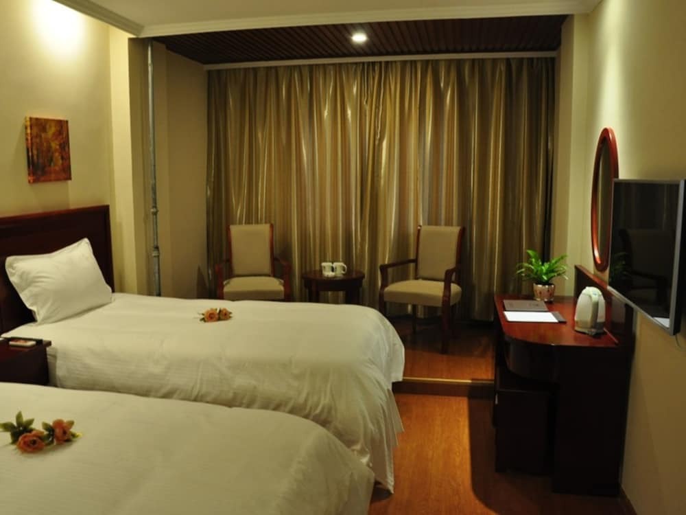 Цзинин: Motel168 East Jing Xuan Road Inn