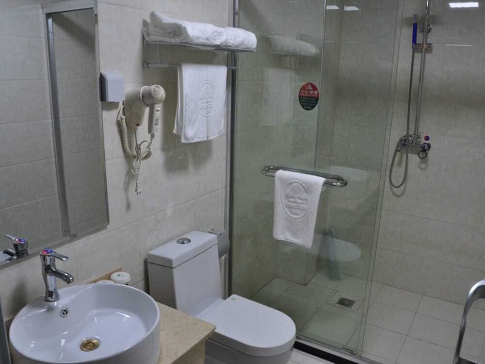 Цзинин: Motel168 East Jing Xuan Road Inn