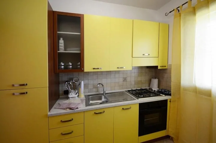 Линьи: Labour Building Commercial Hotel