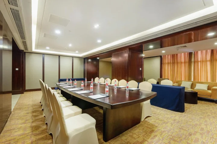 Уху: Cenbest Jinling Grand Hotel