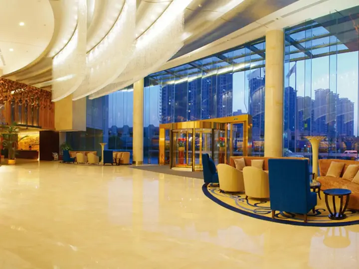 Уху: Cenbest Jinling Grand Hotel
