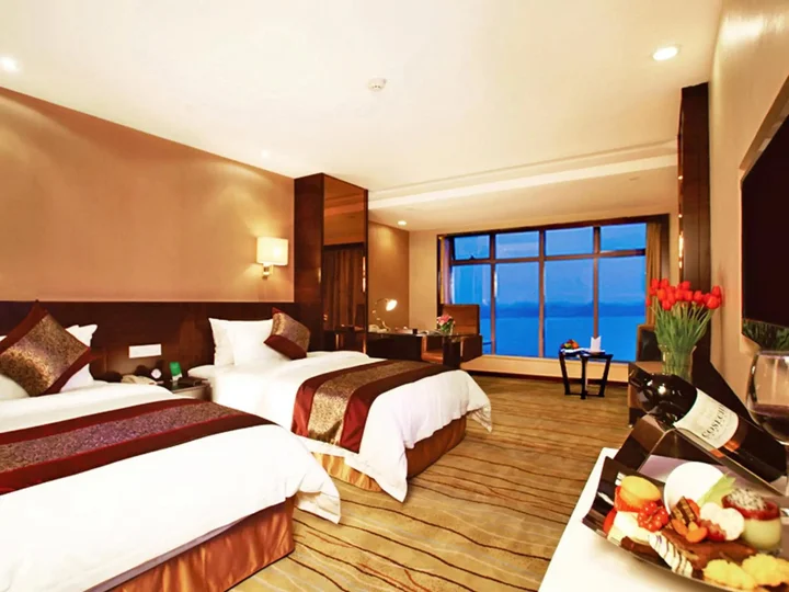 Уху: Cenbest Jinling Grand Hotel