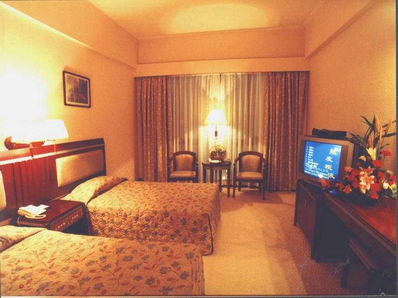 Гуйлинь: Thank Inn Hotel Guangxi Guilin High-Speed Railway North Station Plaza