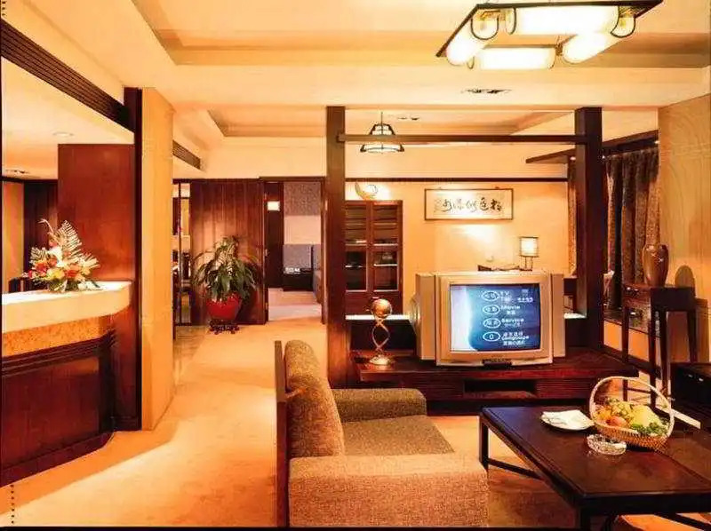 Гуйлинь: Thank Inn Hotel Guangxi Guilin High-Speed Railway North Station Plaza