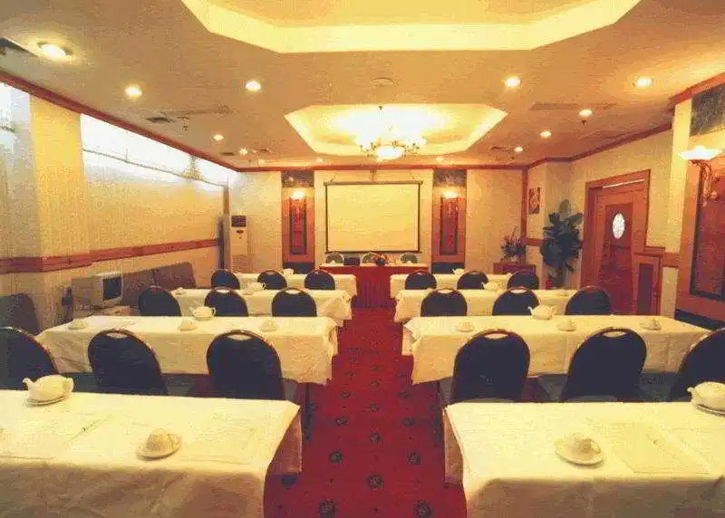 Гуйлинь: Thank Inn Hotel Guangxi Guilin High-Speed Railway North Station Plaza