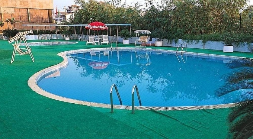 Гуйлинь: Thank Inn Hotel Guangxi Guilin High-Speed Railway North Station Plaza