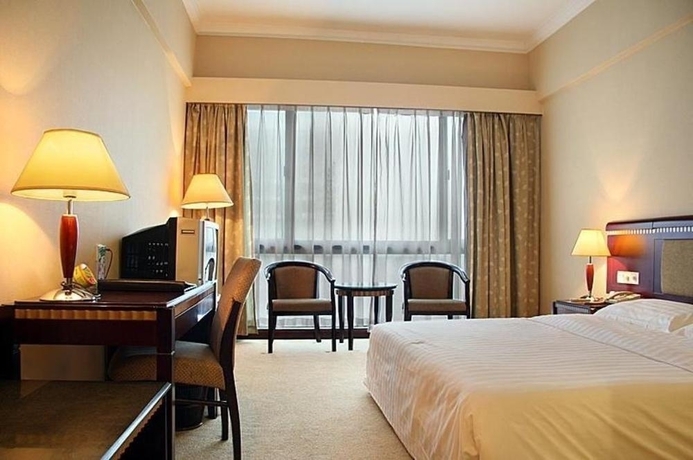 Гуйлинь: Thank Inn Hotel Guangxi Guilin High-Speed Railway North Station Plaza