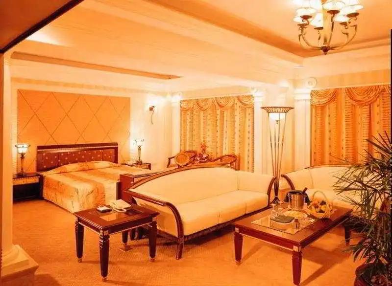 Гуйлинь: Thank Inn Hotel Guangxi Guilin High-Speed Railway North Station Plaza