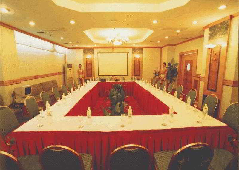 Гуйлинь: Thank Inn Hotel Guangxi Guilin High-Speed Railway North Station Plaza