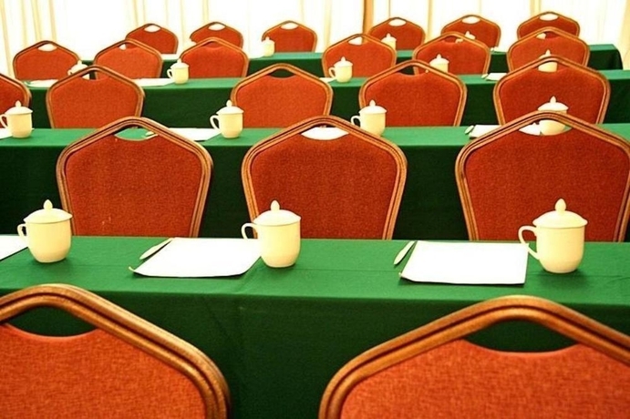 Гуйлинь: Thank Inn Hotel Guangxi Guilin High-Speed Railway North Station Plaza