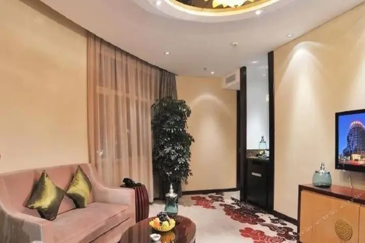 Хух-Хото: Chun Xue Four Seasons Hotel
