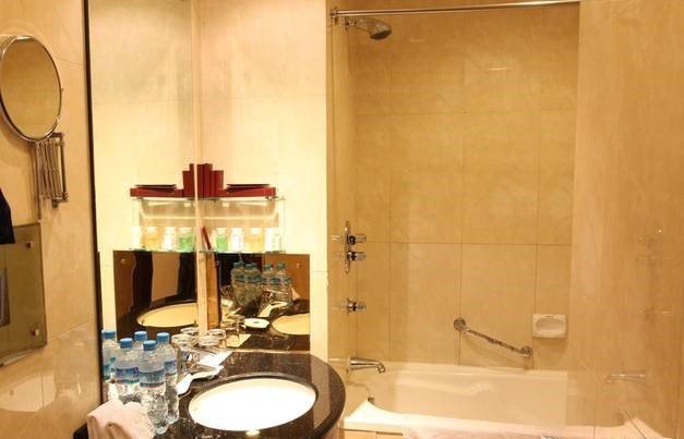 Ухань: Lake View Garden Hotel
