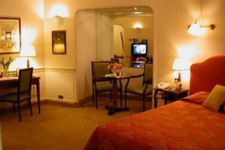 Ухань: Lake View Garden Hotel