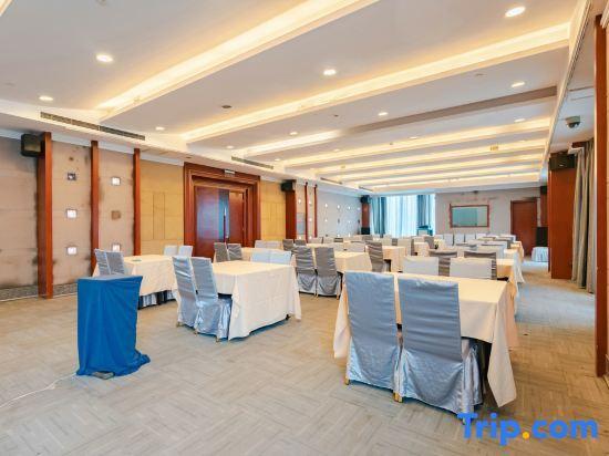 Дэян: Xiyuan Hotel