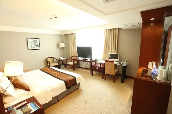 Цзиньюань: Royal Crown Hotel