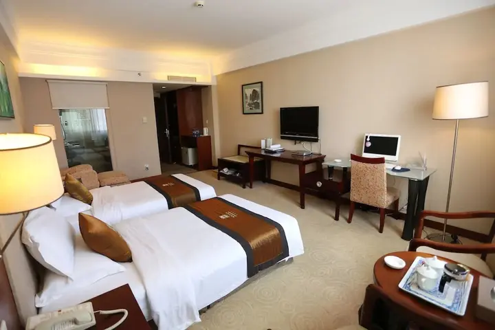 Цзиньюань: Royal Crown Hotel