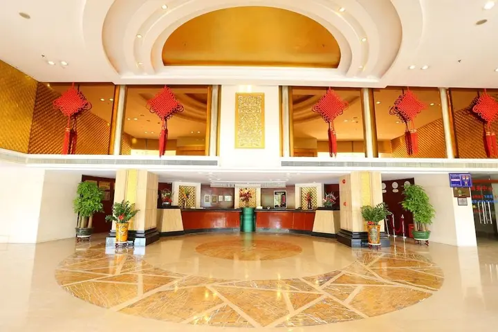 Цзиньюань: Royal Crown Hotel