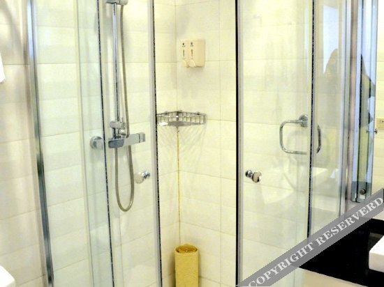 Уху: Tie Shan Hotel