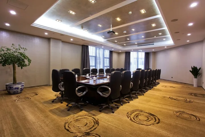 Хуаншань: Media Tourism And Business