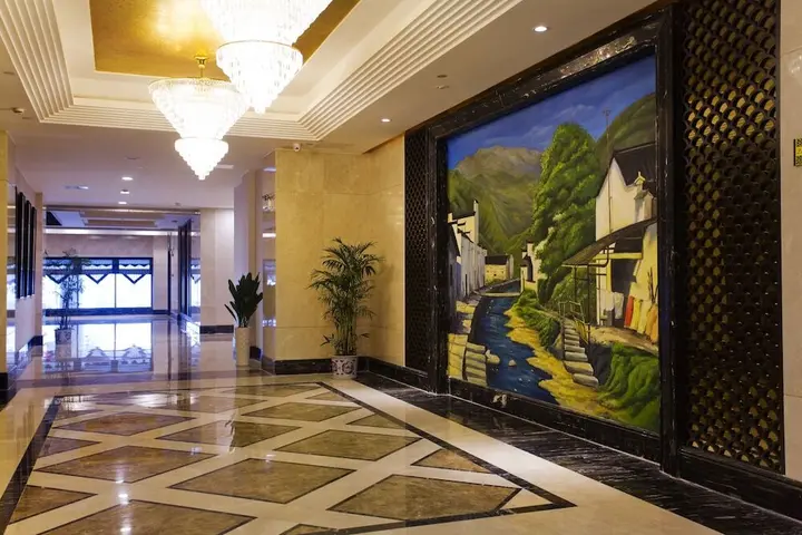 Хуаншань: Media Tourism And Business