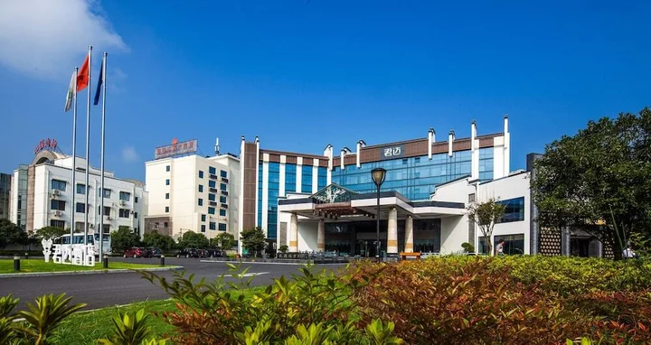 Хуаншань: Media Tourism And Business