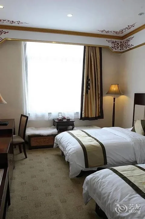 Шангри-Ла: Zhaxidele Hotel