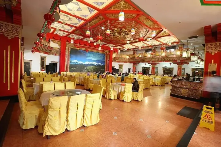Шангри-Ла: Zhaxidele Hotel