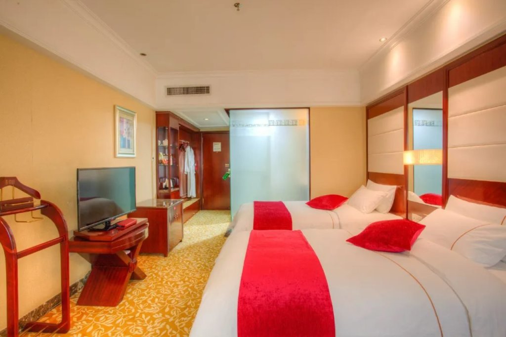 Шаогуань: Yishan Business Hotel