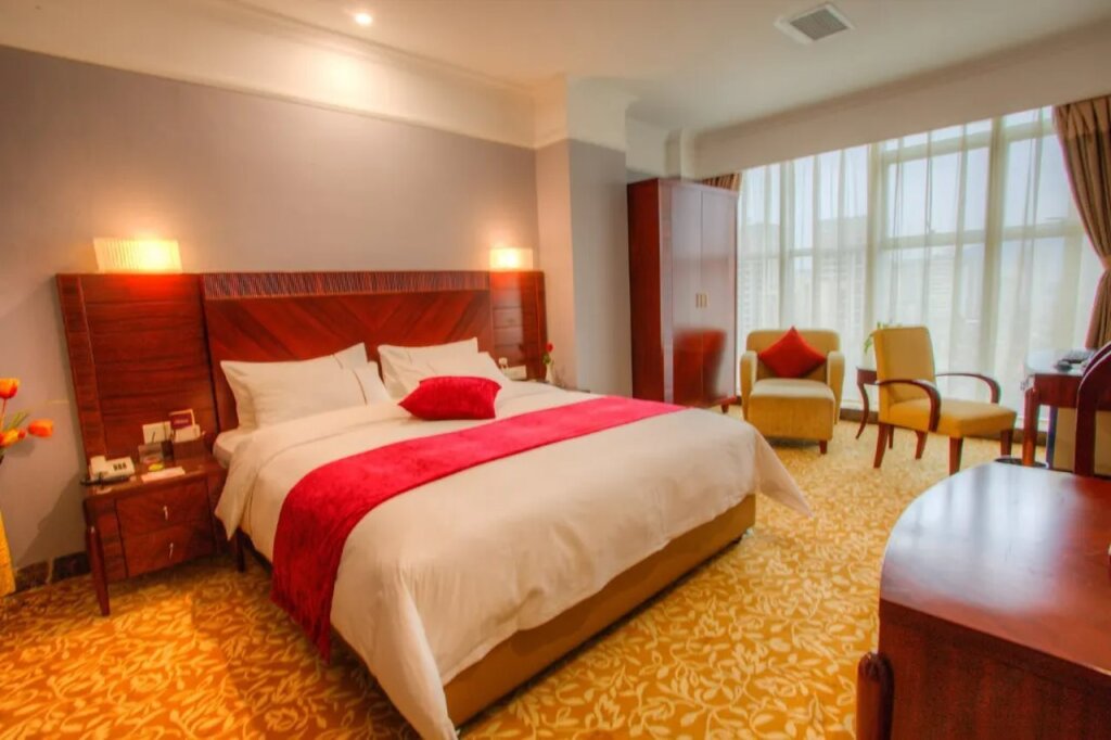 Шаогуань: Yishan Business Hotel