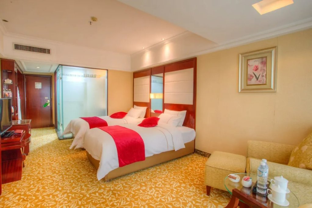 Шаогуань: Yishan Business Hotel