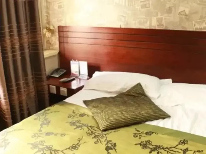 Харбин: BaiJiaCheng Business Hotel
