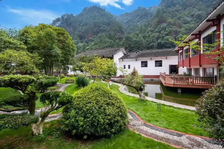 Чжанцзяцзе: Pipaxi Hunan Zhangjiajie