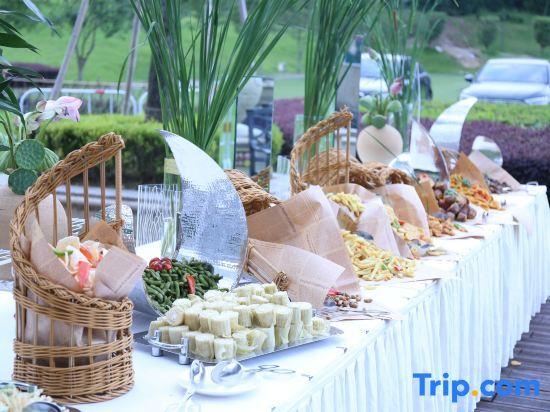 Дунъян: Longjing Resort Dongyang
