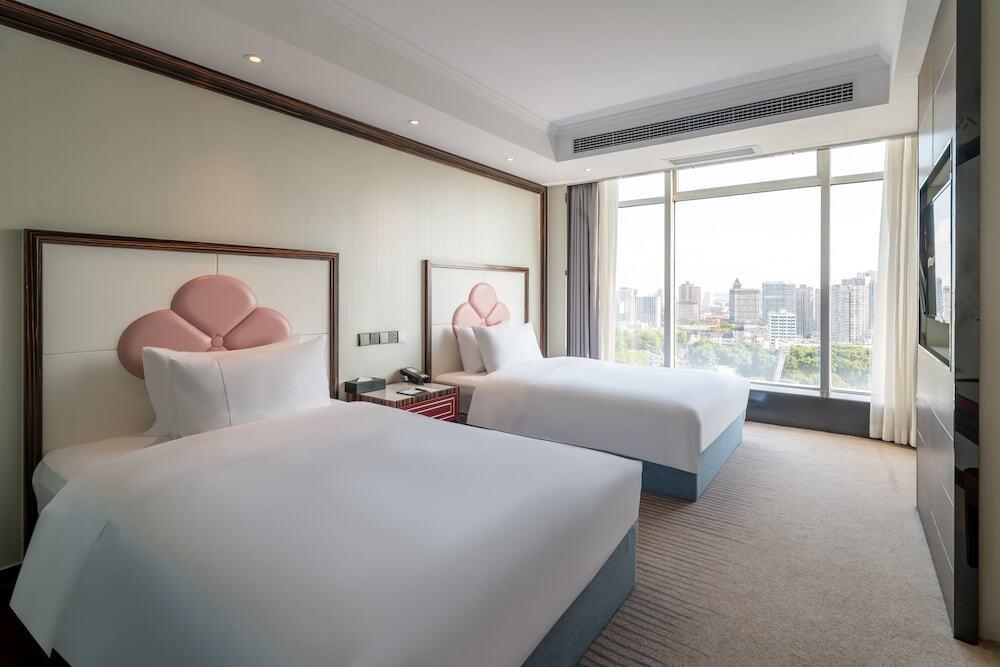 Нанкин: Suning Universal Hotel