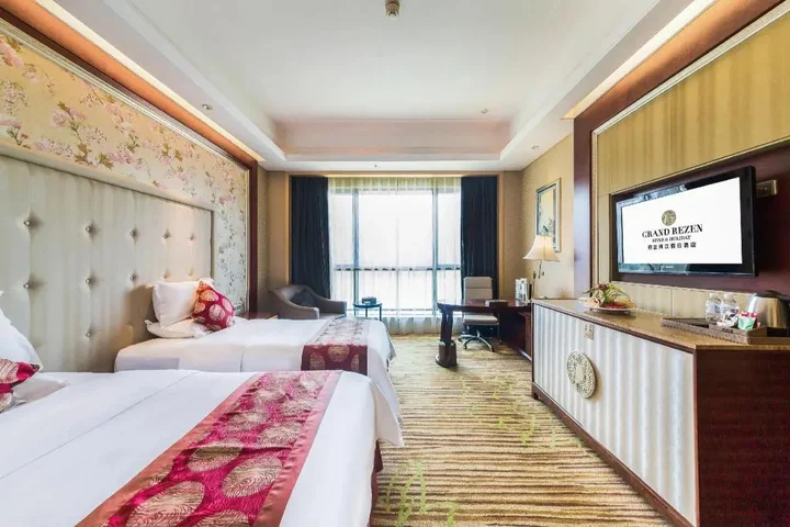 Чунцин: River & Holiday Hotel