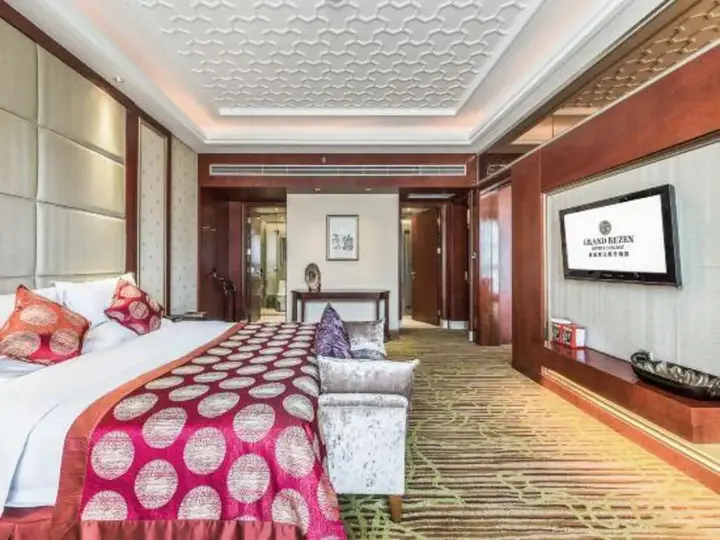 Чунцин: River & Holiday Hotel