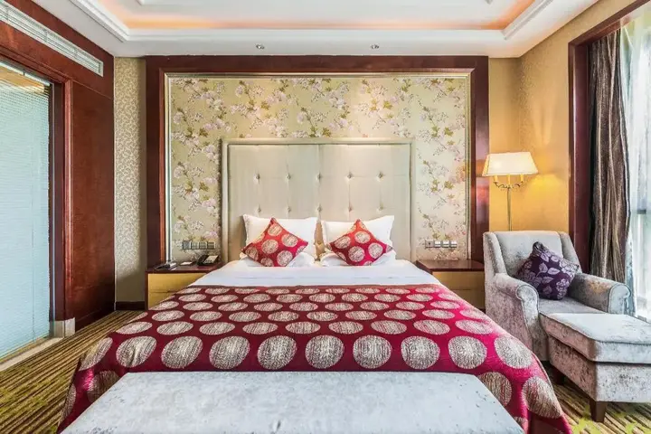 Чунцин: River & Holiday Hotel