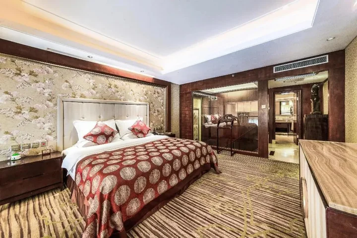 Чунцин: River & Holiday Hotel