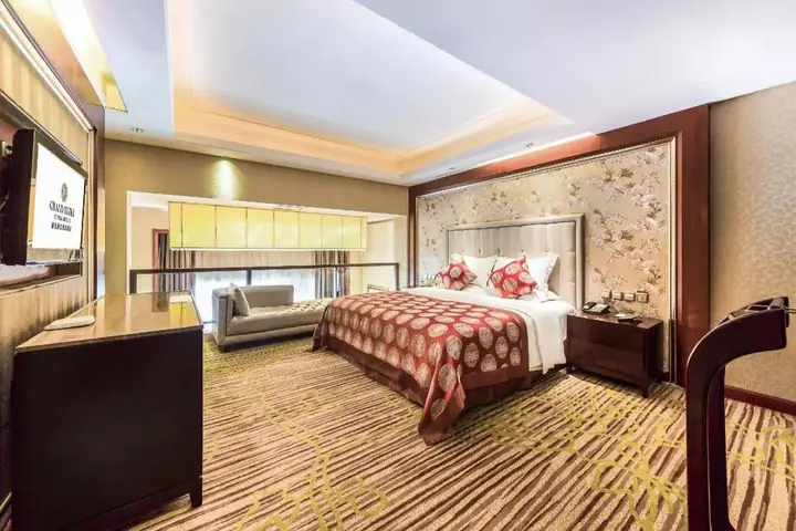 Чунцин: River & Holiday Hotel
