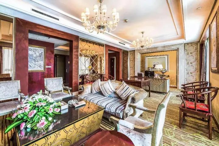 Чунцин: River & Holiday Hotel