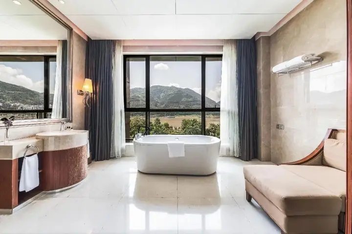Чунцин: River & Holiday Hotel