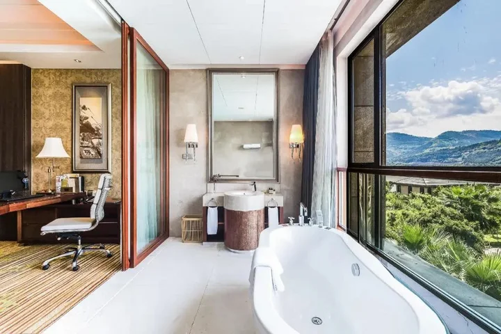 Чунцин: River & Holiday Hotel