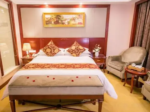 Шанхай: Vienna International Hotel